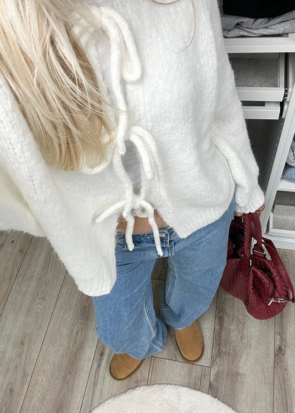 Knitted bow sweater off-white (tall)