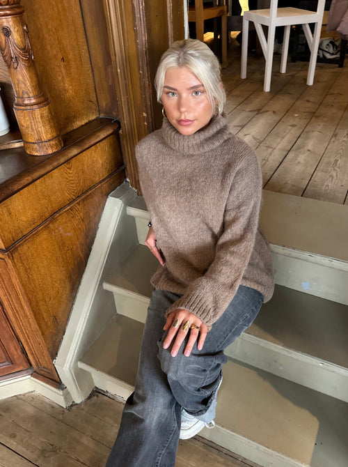 Idun knit sweater with turtleneck - Brown