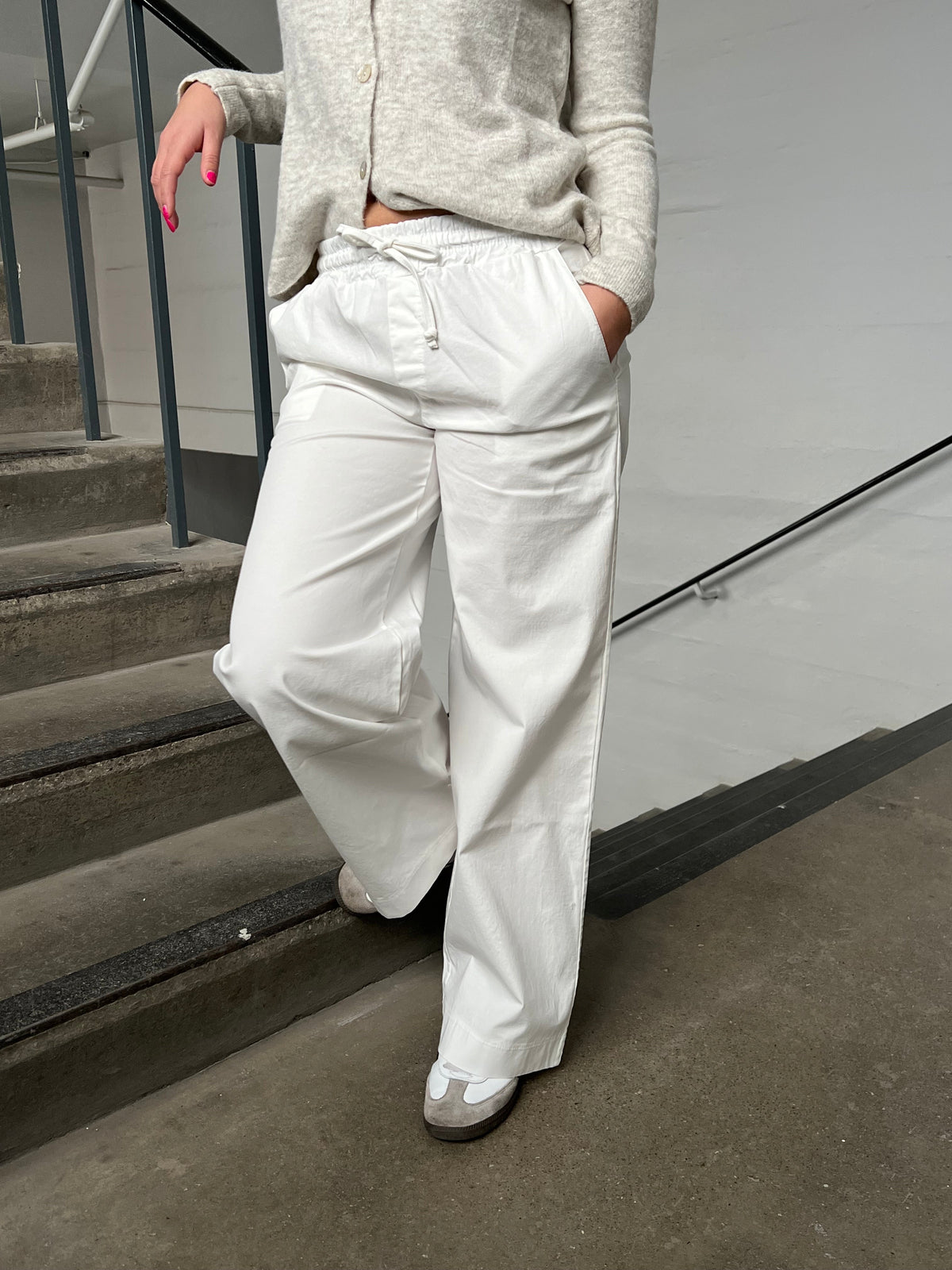 Lucille Pants with drawstring closure - White