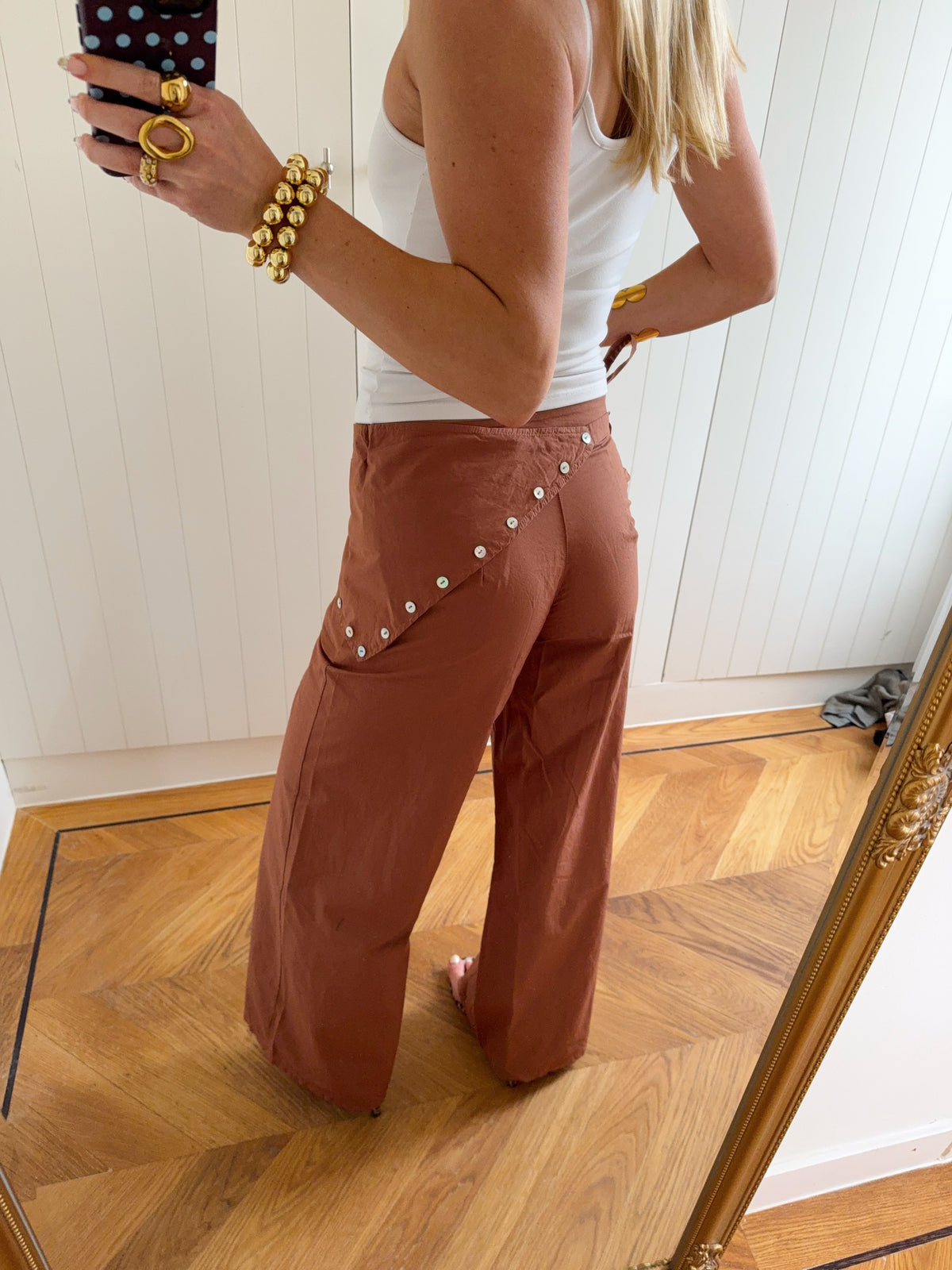 Scandivv trousers with details - Rust