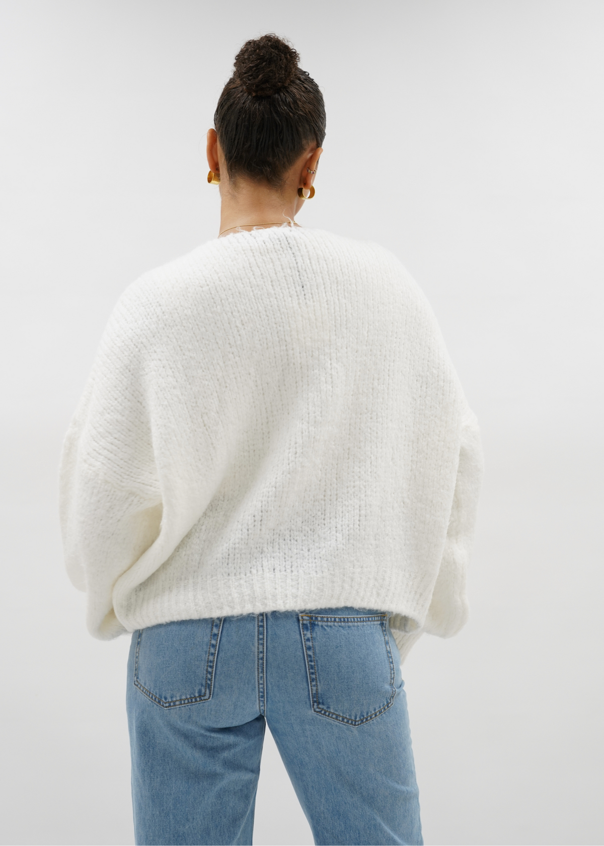 Knitted bow sweater off-white (tall)