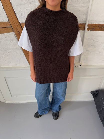 Kahula knitted vest with t-shirt - Brown/white