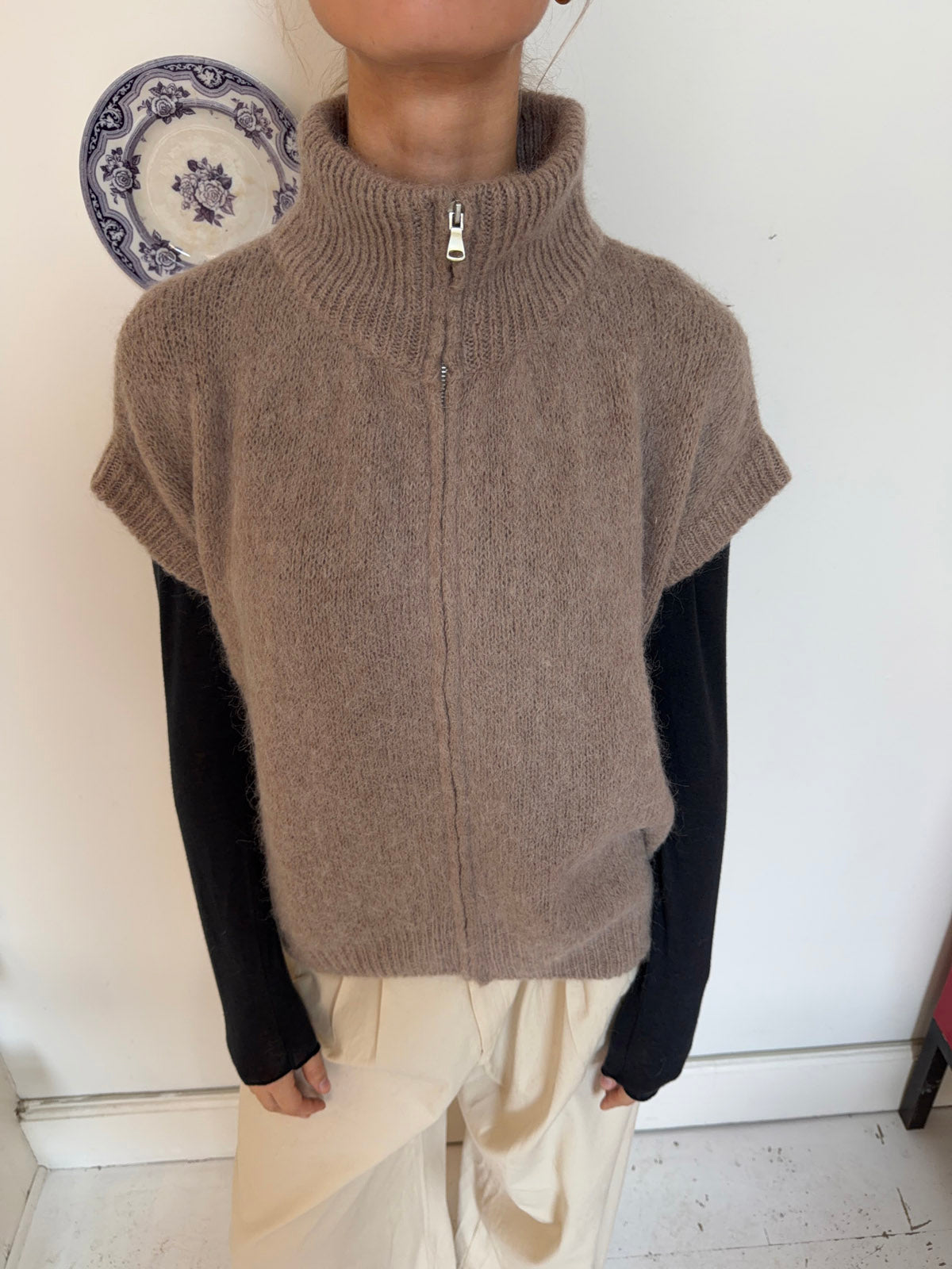 Fiona high neck vest - Beige